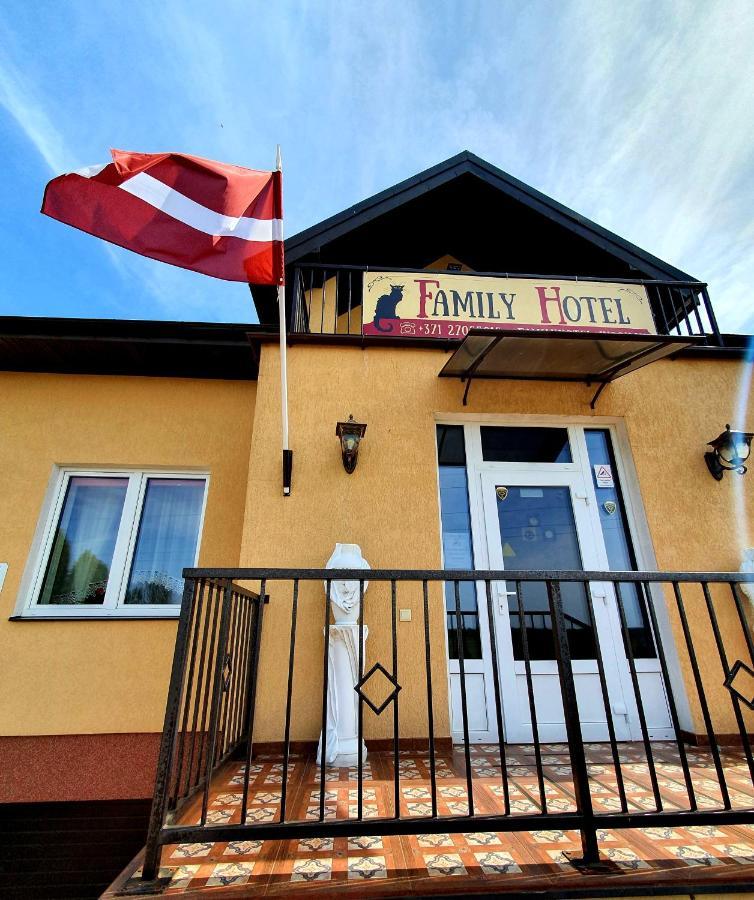 Family Hotel Daugavpils Eksteriør billede